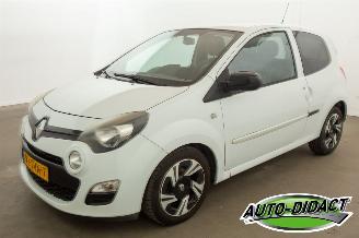 krockskadad bil auto Renault Twingo 1.2 16V Airco Collection 2012/4
