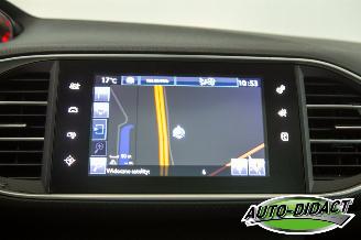Peugeot 308 1.2 PureTech Pano Navi Clima Blue Lease Executive picture 7