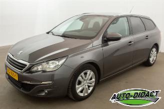 krockskadad bil auto Peugeot 308 1.2 PureTech Pano Navi Clima Blue Lease Executive 2017/1
