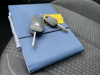 Peugeot 308 SW PureTech 1.2 Panorama / Navi / LED picture 20