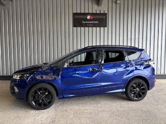 Vaurioauto  passenger cars Ford Kuga ST-Line Navigation / R-Kamera / AHK 2017/12