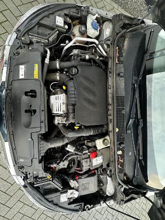 Peugeot 308 1.2 PureTech Allure Automaat picture 14