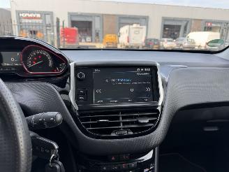 Peugeot 2008 1.2 PureTech GT-Line Automaat. picture 14