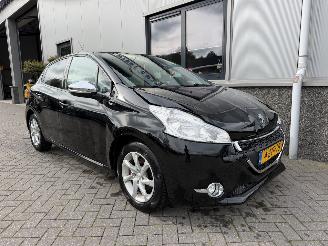  Peugeot 208 1.2 PureTech Style 2015/3