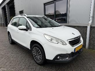 damaged passenger cars Peugeot 2008 1.2 PureTech Allure Automaat KT-807-F 2016/5