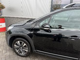 Peugeot 2008 1.2 PureTech Allure G-403-ST picture 21