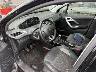 Peugeot 2008 1.2 PureTech Allure G-403-ST picture 24