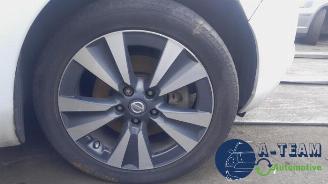 Nissan Leaf Leaf (ZE0), Hatchback, 2010 / 2017 Leaf picture 26