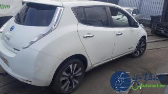 Nissan Leaf Leaf (ZE0), Hatchback, 2010 / 2017 Leaf picture 9