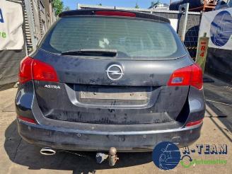 Opel Astra Astra J Sports Tourer (PD8/PE8/PF8), Combi, 2010 / 2015 1.4 Turbo 16V picture 2