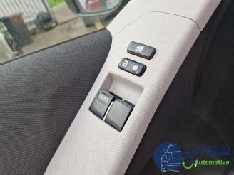 Toyota Yaris Yaris II (P9), Hatchback, 2005 / 2014 1.0 12V VVT-i picture 28