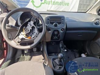 Peugeot 108 108, Hatchback, 2014 1.0 12V VVT-i picture 23