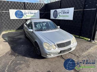 Coche siniestrado Mercedes E-klasse E (W211), Sedan, 2002 / 2008 2.7 E-270 CDI 20V 2004/4