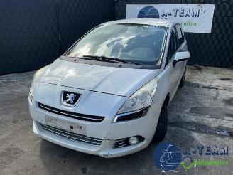 Salvage car Peugeot 5008 5008 I (0A/0E), MPV, 2009 / 2017 1.6 HDiF 16V 2012/7