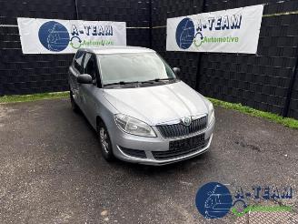 Vrakbiler auto Skoda Fabia Fabia II (5J), Hatchback 5-drs, 2006 / 2014 1.2i 12V 2013/1
