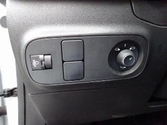 Citroën C3 C3 (SX/SW), Hatchback, 2016 1.2 12V e-THP PureTech 110 picture 17