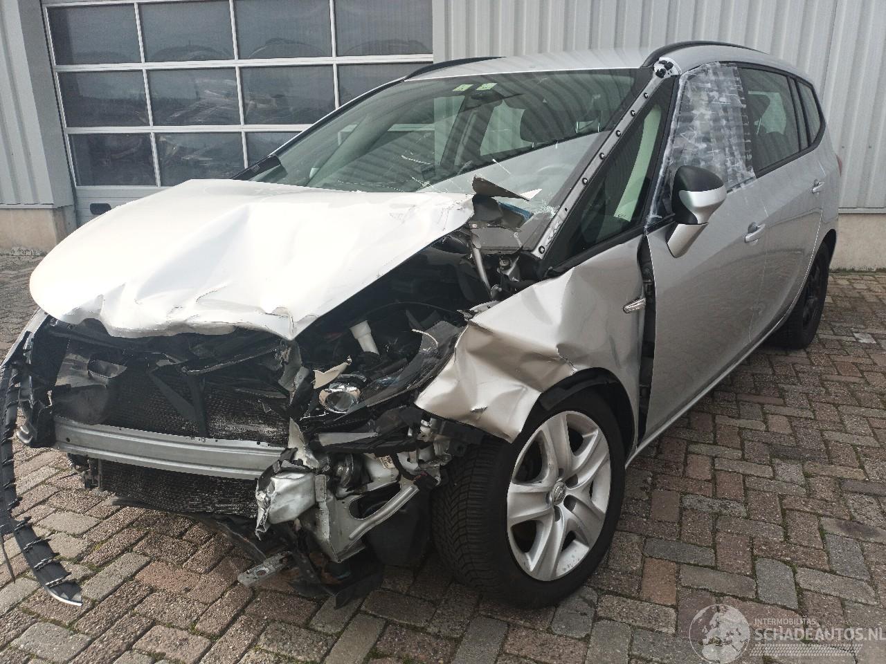 Opel Zafira Zafira Tourer (P12) MPV 1.4 Turbo 16V EcoFLEX (B14NET(Euro 6)) [103kW]=
  (10-2011/05-2016)