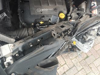 Opel Zafira Zafira Tourer (P12) MPV 1.4 Turbo 16V EcoFLEX (B14NET(Euro 6)) [103kW]=
  (10-2011/05-2016) picture 8