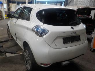 Renault Zoé Zoé (AG) Hatchback 5-drs 46kW (5AM-450(5AM-B4)) [46kW]  (06-2012/...=
) picture 4