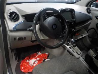 Renault Zoé Zoé (AG) Hatchback 5-drs 46kW (5AM-450(5AM-B4)) [46kW]  (06-2012/...=
) picture 5