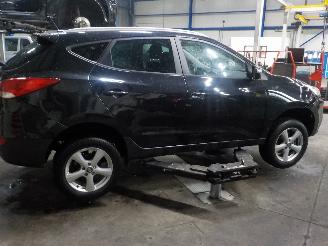 Hyundai Ix35 iX35 (LM) SUV 2.0 16V (G4KD) [120kW]  (01-2010/08-2013) picture 3