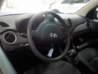 Hyundai I-10 i10 (F5) Hatchback 1.1i 12V (G4HG5) [51kW]  (04-2011/12-2013) picture 5