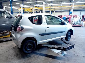 Toyota Aygo Aygo (B10) Hatchback 1.0 12V VVT-i (1KR-FE) [50kW]  (07-2005/05-2014) picture 3