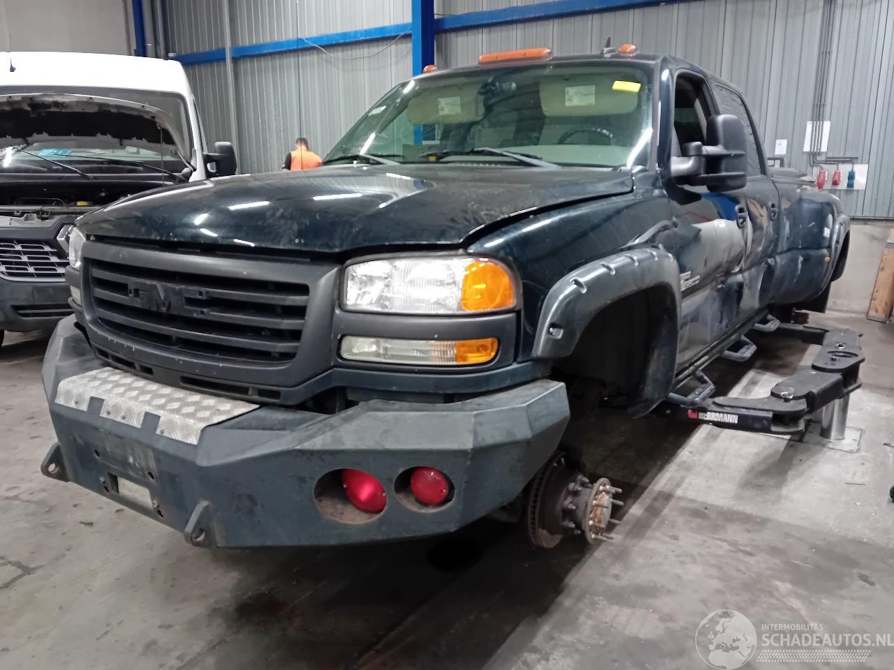 GMC Sierra Sierra Pick-up 6.6 V8 TD 32V 3500 Crew Cab (DURAMAX_6600) [224kW]  (09=
-2000/12-2004)