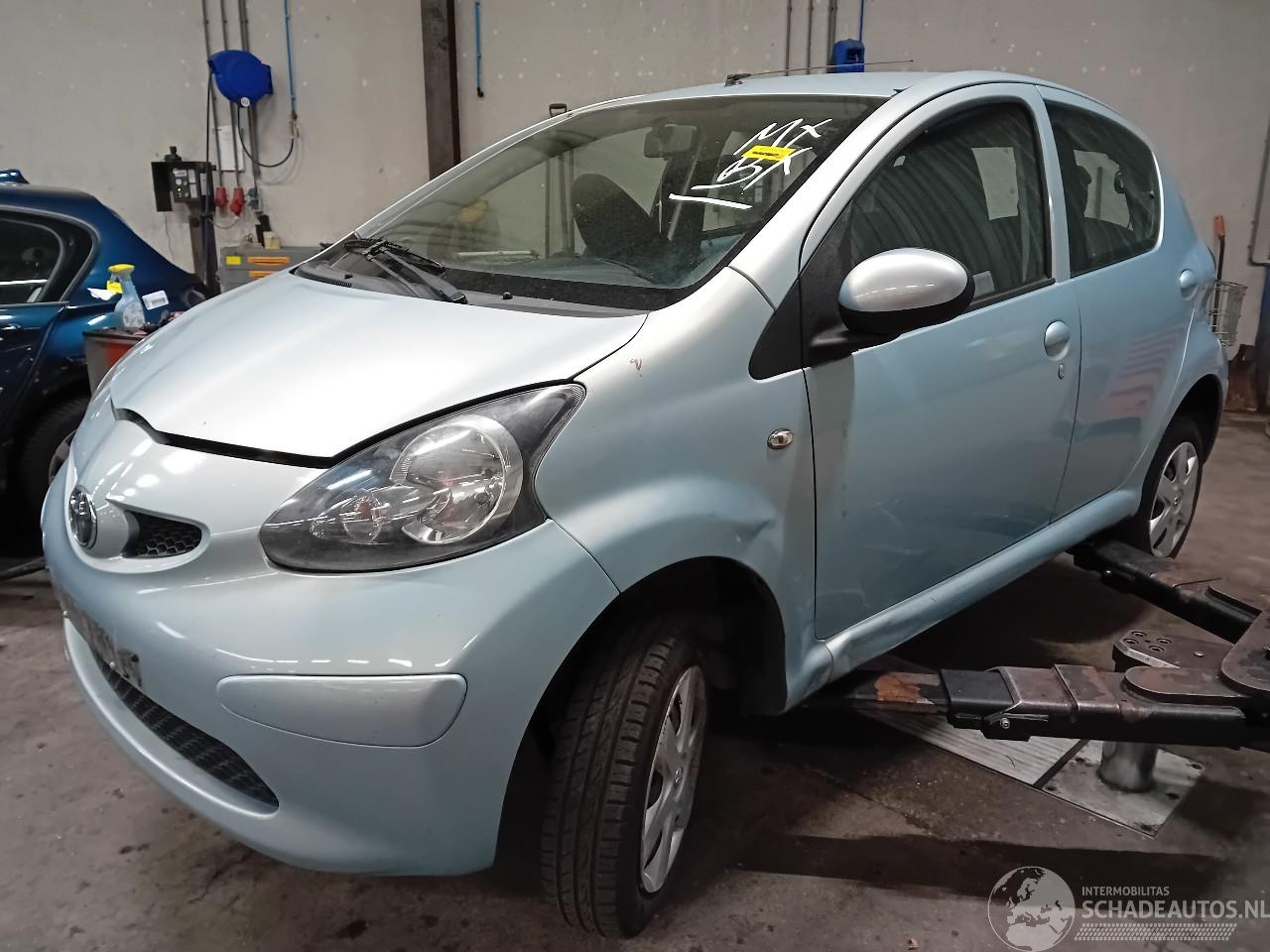 Toyota Aygo Aygo (B10) Hatchback 1.0 12V VVT-i (1KR-FE) [50kW]  (07-2005/05-2014)