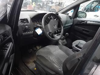 Opel Zafira Zafira (M75) MPV 1.8 16V Ecotec (Z18XEP(Euro 4)) [103kW]  (07-2005/04-=
2015) picture 5