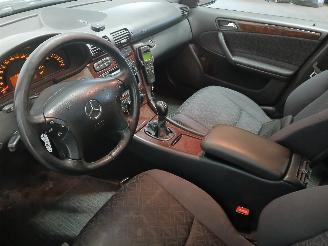 Mercedes C-klasse C Combi (S203) Combi 1.8 C-180K 16V (M271.946) [105kW]  (05-2002/08-20=
07) picture 12