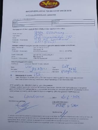 Volkswagen Golf Golf V (1K1) Hatchback 1.6 FSI 16V (BLP) [85kW]  (10-2003/07-2008) picture 2