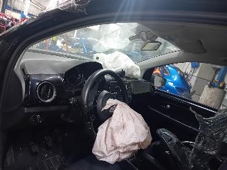 Volkswagen Up! Up! (121) Hatchback 1.0 12V 60 (CHYA) [44kW]  (08-2011/08-2020) picture 5