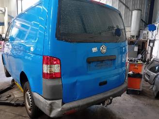 Volkswagen Transporter Transporter T5 Van 2.0 TDI DRF (CAAB) [75kW]  (09-2009/08-2015) picture 4
