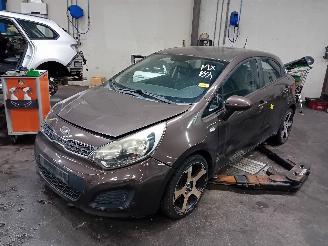 Uttjänta bilar auto Kia Rio Rio III (UB) Hatchback 1.4 CVVT 16V (G4FA) [80kW]  (09-2011/12-2017) 2011