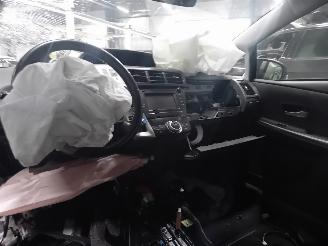 Toyota Prius Prius Plus (ZVW4) MPV 1.8 Hybrid 16V (2ZRFXE) [100kW]  (05-2011/...) picture 5