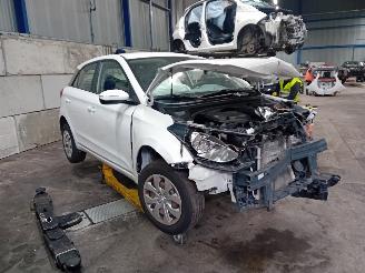 Hyundai I-20 i20 (GBB) Hatchback 1.0 T-GDI 100 12V (G3LC) [74kW]  (01-2016/08-2020)= picture 2