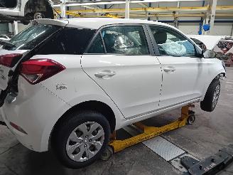 Hyundai I-20 i20 (GBB) Hatchback 1.0 T-GDI 100 12V (G3LC) [74kW]  (01-2016/08-2020)= picture 3