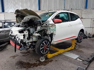 Vrakbiler auto Toyota Aygo Aygo (B40) Hatchback 1.0 12V VVT-i (1KR-FE) [53kW]  (03-2018/...) 2019/9