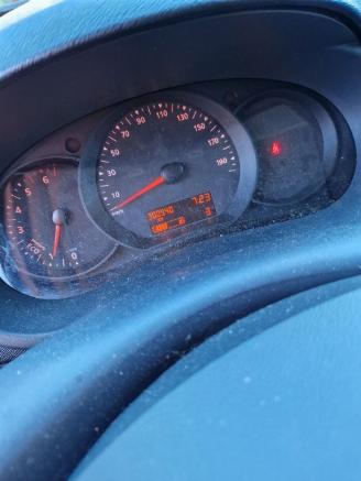 ocasión turismos Renault Kangoo Kangoo Express (FW) Van 1.5 dCi 75 (K9K-628(K9K-E6)) [55kW]  (09-2010/=
=2E..) 1980