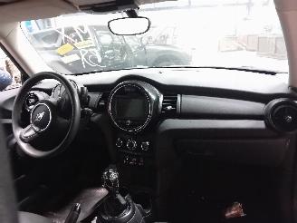 Mini Mini Mini (F56) Hatchback 3-drs 1.5 12V One D (B37C15A) [70kW]  (03-2014/..=
=2E) picture 5