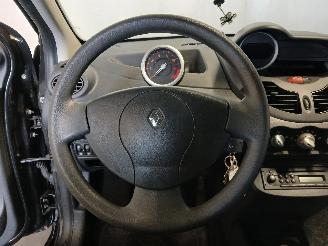 Renault Twingo Twingo II (CN) Hatchback 3-drs 1.2 (D7F-800(Euro 4)) [43kW]  (03-2007/=
09-2014) picture 18