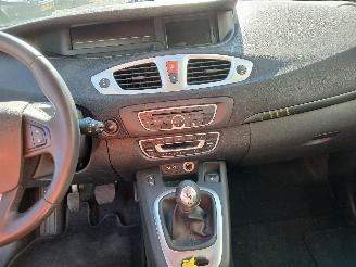 Renault Scenic Grand Scénic III (JZ) MPV 1.4 16V TCe 130 (H4J-700(H4J-A7)) [96kW]  =
(02-2009/12-2016) picture 15