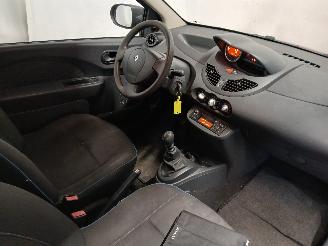 Renault Twingo Twingo II (CN) Hatchback 3-drs 1.2 16V (D4F-764(D4F-E7)) [55kW]  (03-2=
007/09-2014) picture 9
