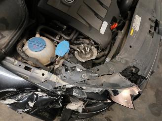 Volkswagen Golf Golf VI (5K1) Hatchback 1.6 TDI 16V (CAYC(Euro 5)) [77kW]  (02-2009/11=
-2012) picture 24