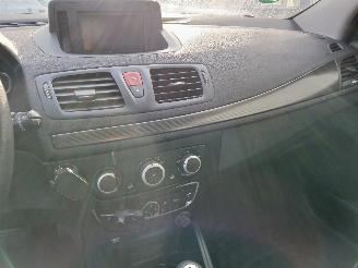 Renault Mégane Megane III Grandtour (KZ) Combi 5-drs 1.5 dCi 90 (K9K-834(K9K-H8)) [66=
kW]  (05-2009/04-2016) picture 20