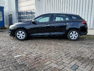 Renault Mégane Megane III Grandtour (KZ) Combi 5-drs 1.5 dCi 90 (K9K-834(K9K-H8)) [66=
kW]  (05-2009/04-2016) picture 4