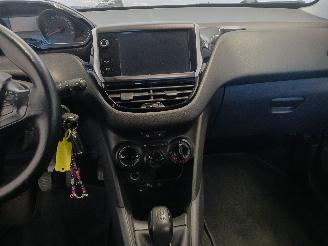 Peugeot 208 208 I (CA/CC/CK/CL) Hatchback 1.2 Vti 12V PureTech 82 (EB2F(HMZ)) [60k=
W]  (03-2012/12-2019) picture 16