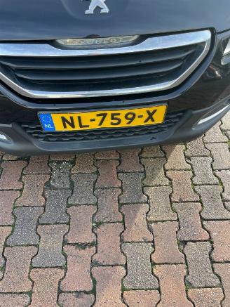 Peugeot 2008 2008 (CU) MPV 1.2 Vti 12V PureTech 82 (EB2F(HMZ)) [60kW]  (03-2013/12-=
2018) picture 3