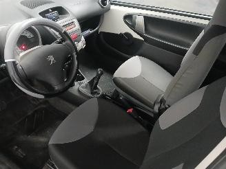 Peugeot 107 107 Hatchback 1.0 12V (384F(1KR)) [50kW]  (06-2005/05-2014) picture 11